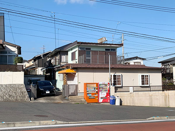 バックヤード