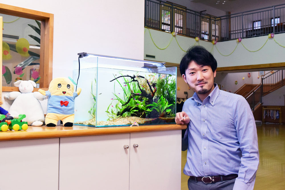 「熱帯魚と水草」の水槽（北九州市）